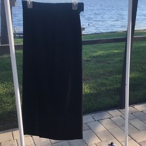 Straight wool skirt with side slit